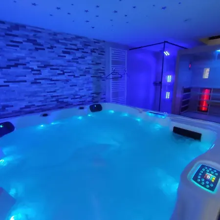 Ange Ou Demon, Jacuzzi, Sauna, Room, Location A La Journee Prázdninový dům *
