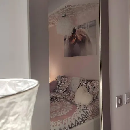 Ange Ou Demon, Jacuzzi, Sauna, Room, Location A La Journee *