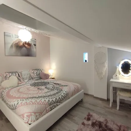 Hébergement de vacances Ange Ou Démon, Room, Jacuzzi, Sauna,