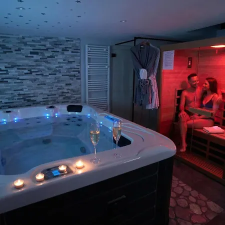 Ferienhaus Ange Ou Demon, Jacuzzi, Sauna, Room, Location A La Journee *