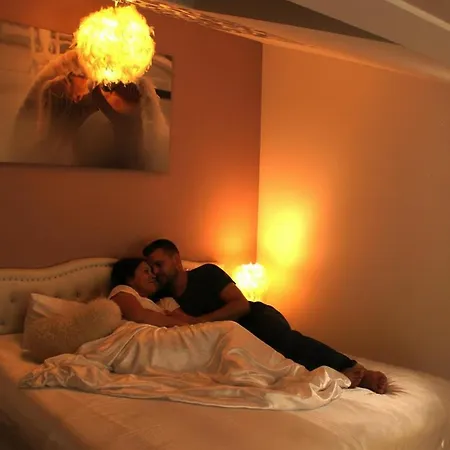 Ange Ou Demon, Jacuzzi, Sauna, Room, Location A La Journee Ferienhaus