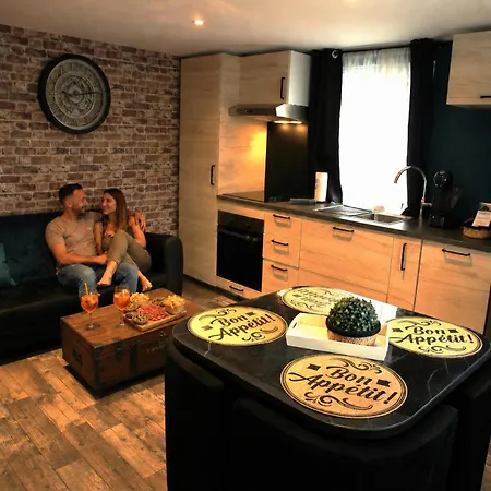 Ange Ou Demon, Jacuzzi, Sauna, Room, Location A La Journee Ferienhaus *