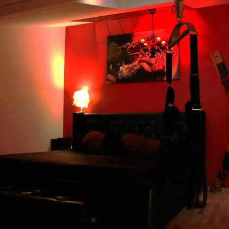 Ange Ou Demon, Jacuzzi, Sauna, Room, Location A La Journee Ferienhaus *